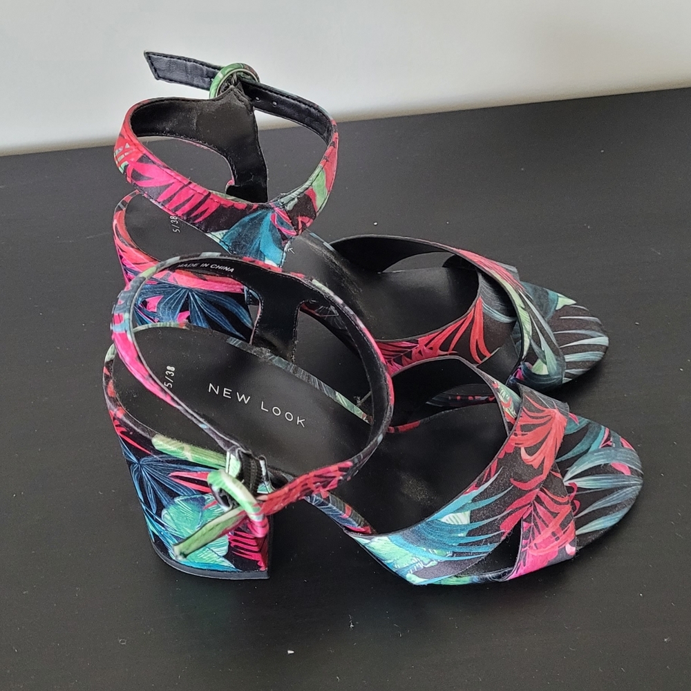 New Look tropical shoes 6.5